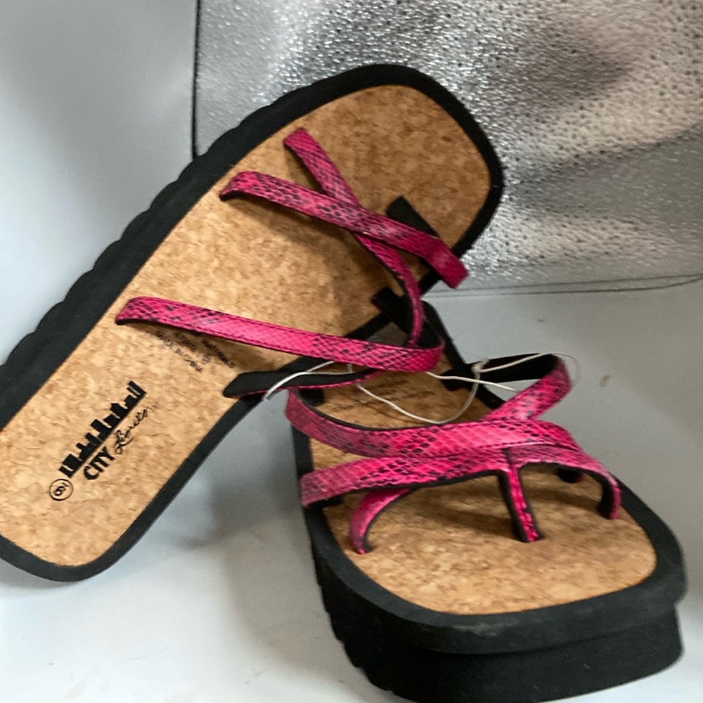 Sandals 9  pink & black reptile design & looks like cork soles by City Limits